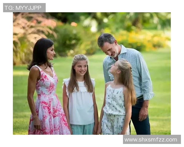 足球明星与女儿的甜蜜瞬间揭秘父女情深的故事与成长历程